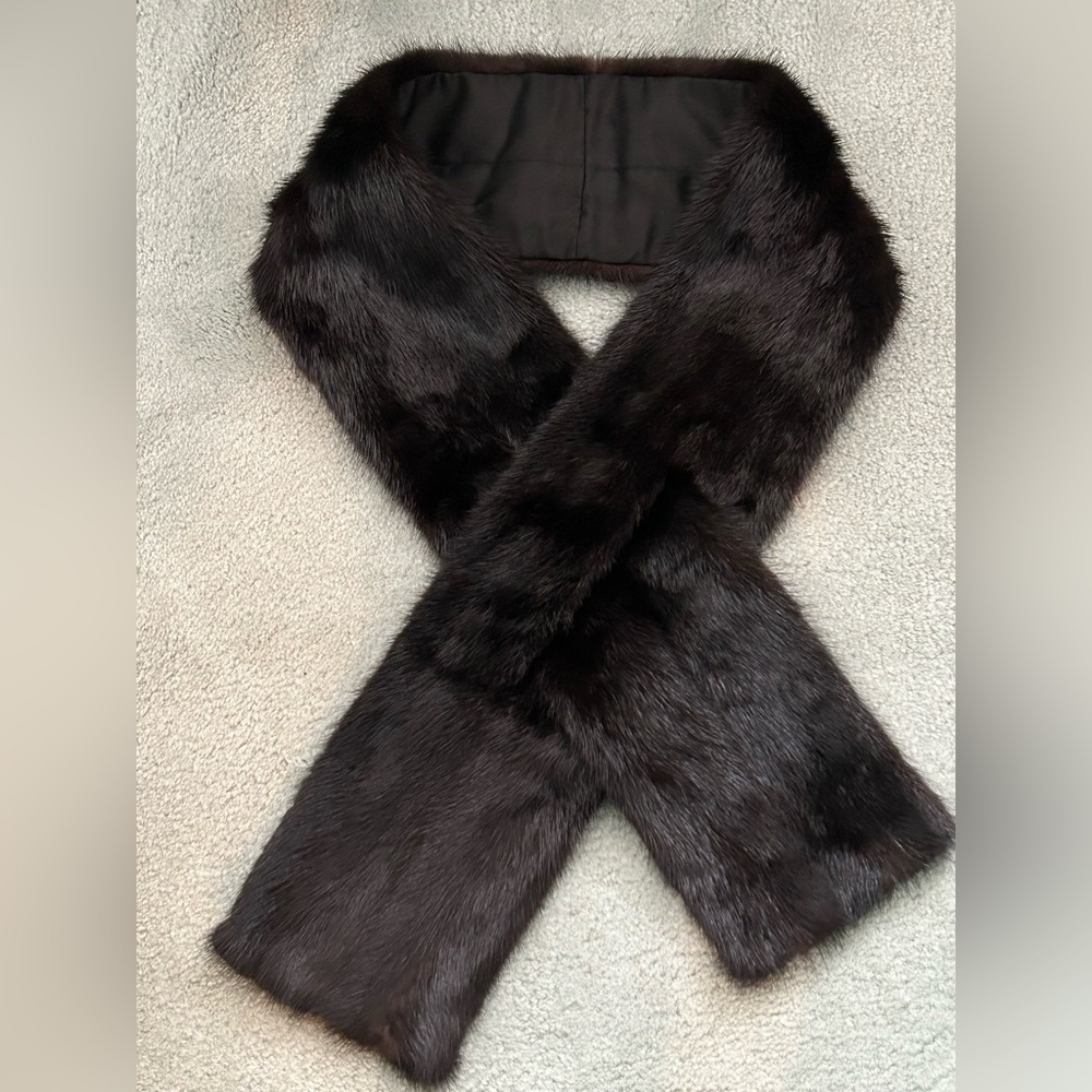 Gorgeous, Mink Shoulder Stole - Picture 1 of 6